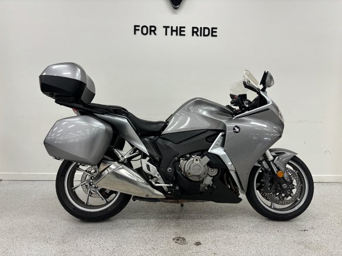 2010 Honda VFR1200F Silver