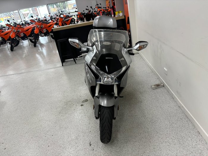 2010 Honda VFR1200F Silver