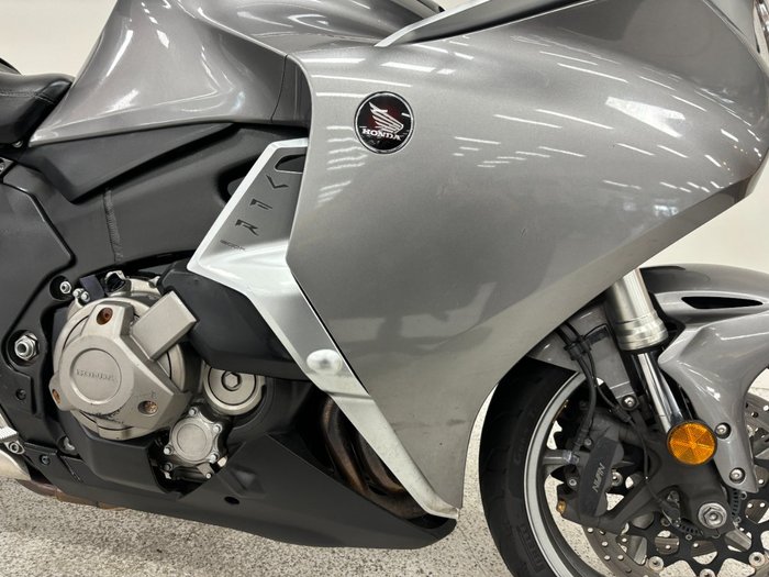 2010 Honda VFR1200F Silver