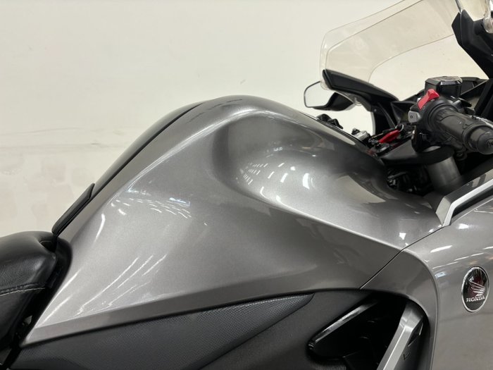 2010 Honda VFR1200F Silver