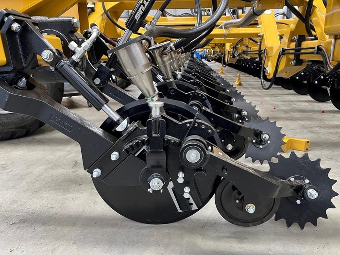 0 Serafin Single Disc Row Unit Black