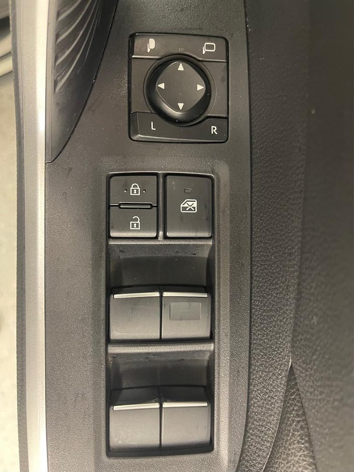 2019 Toyota RAV4 GXL MXAA52R Glacier White