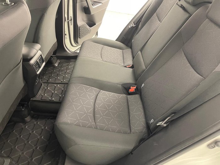 2019 Toyota RAV4 GXL MXAA52R Glacier White