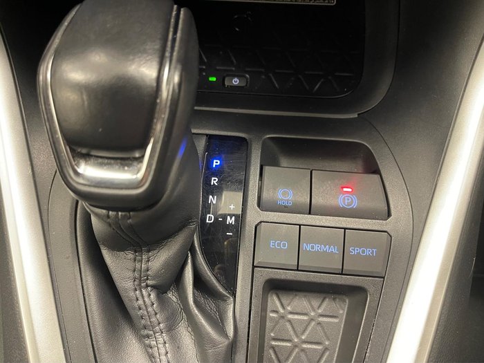 2019 Toyota RAV4 GXL MXAA52R Glacier White