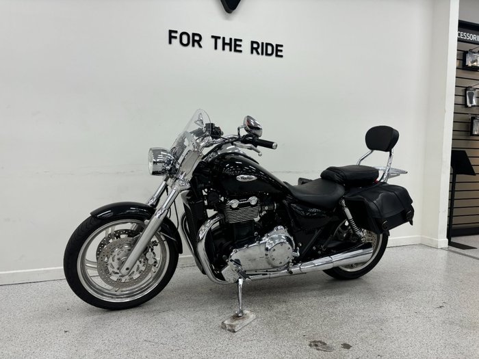2010 Triumph THUNDERBIRD Black