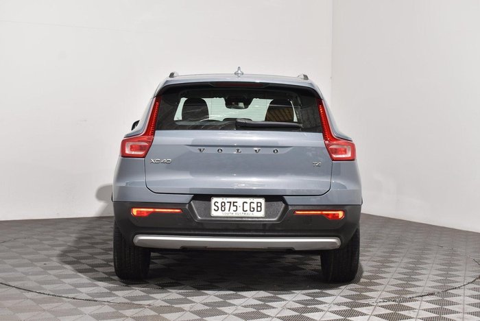 2020 Volvo XC40 T4 Momentum