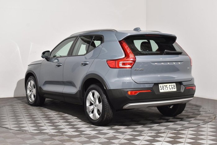 2020 Volvo XC40 T4 Momentum