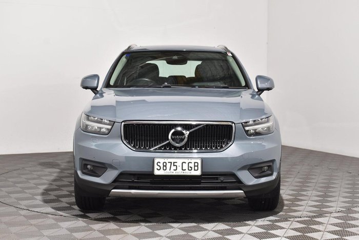 2020 Volvo XC40 T4 Momentum