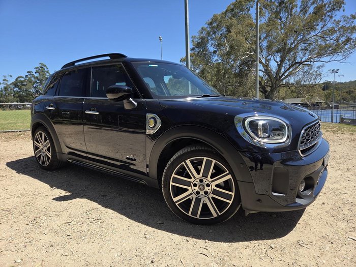 2022 MINI Countryman Cooper SE MINI Yours