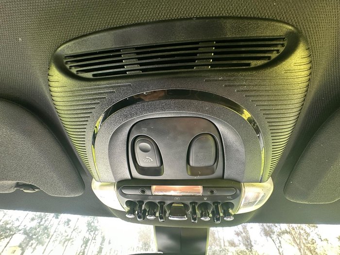 2022 MINI Countryman Cooper SE MINI Yours