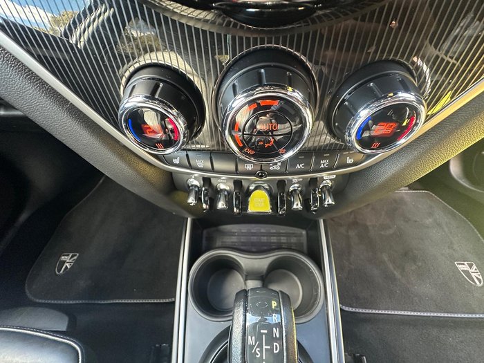 2022 MINI Countryman Cooper SE MINI Yours