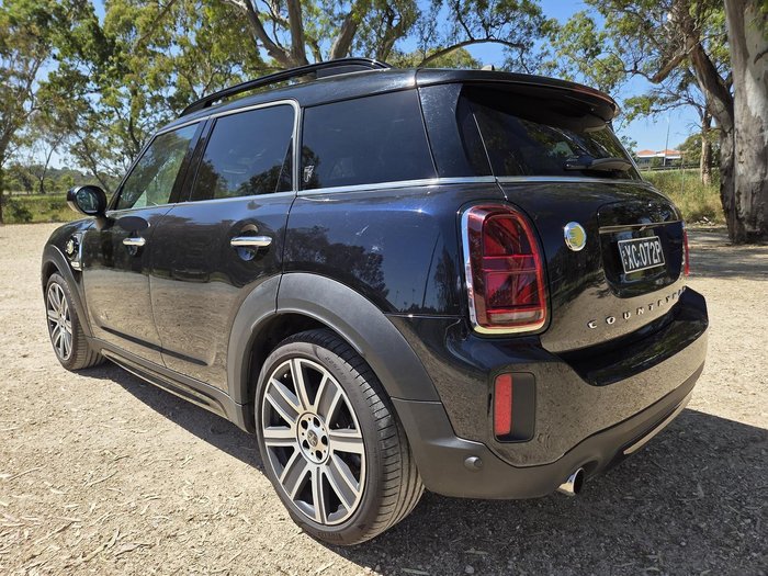 2022 MINI Countryman Cooper SE MINI Yours