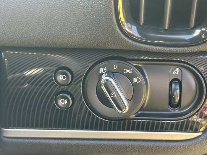 2022 MINI Countryman Cooper SE MINI Yours