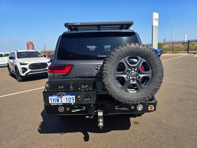 2023 Toyota LANDCRUISER LC300 3.3L V6 DSL GR-S 5 Seats