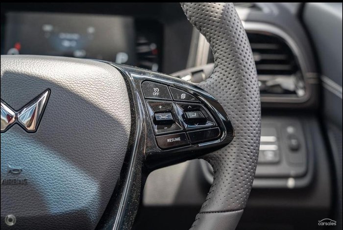 2025 Mahindra XUV3XO AX7L