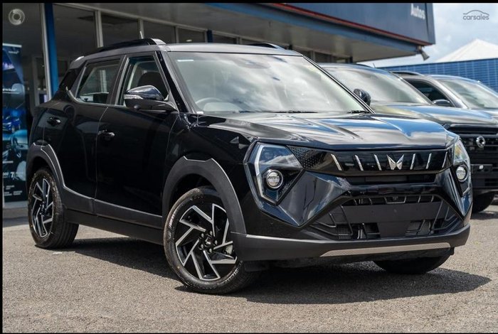 2025 Mahindra XUV3XO AX7L