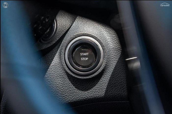 2025 Mahindra XUV3XO AX7L