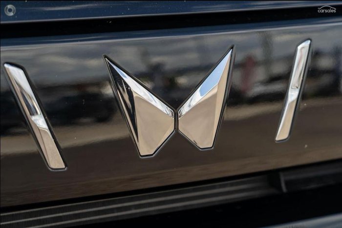 2025 Mahindra XUV3XO AX7L