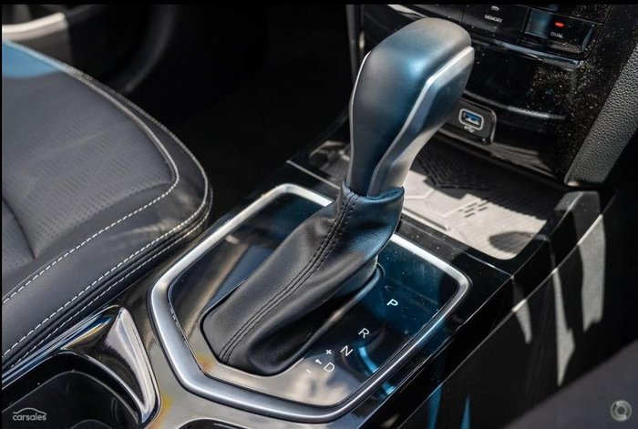 2025 Mahindra XUV3XO AX7L