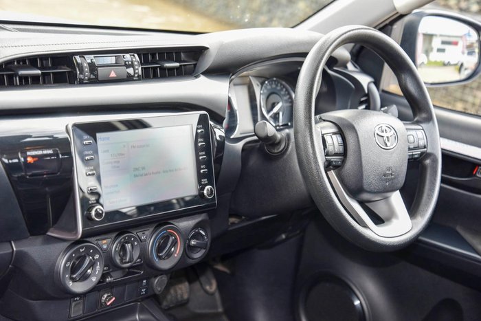 2022 Toyota Hilux SR