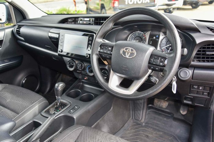 2022 Toyota Hilux SR