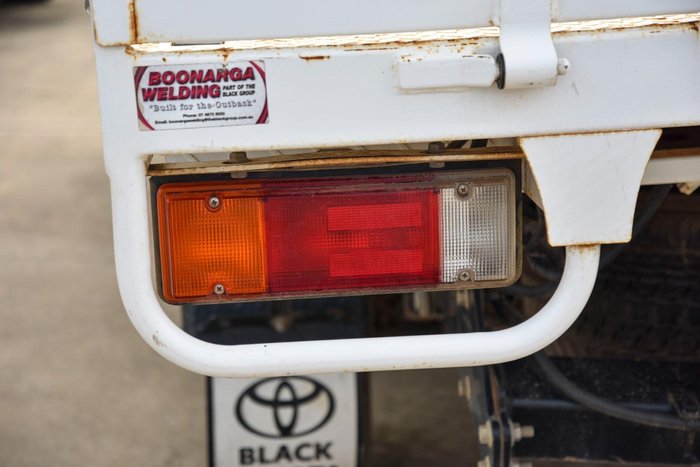 2022 Toyota Hilux SR