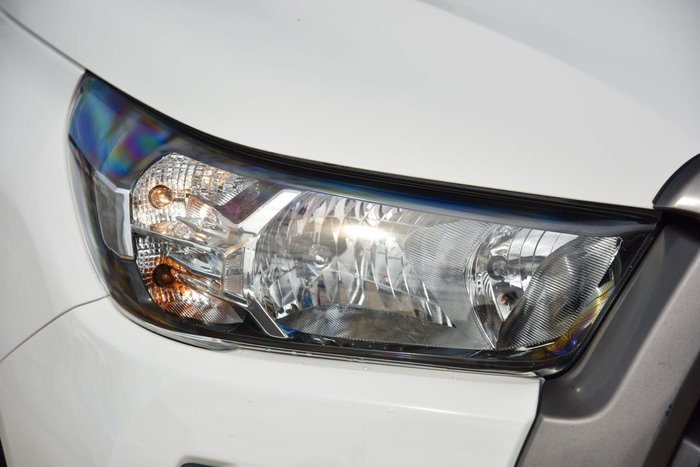 2022 Toyota Hilux SR