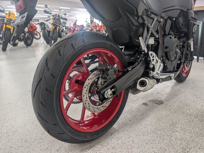 2026 Suzuki 2026 Suzuki 800CC GSX-8TT Road Black