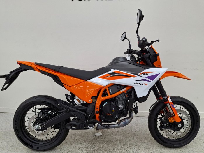 2025 Ktm 390 SMC R White