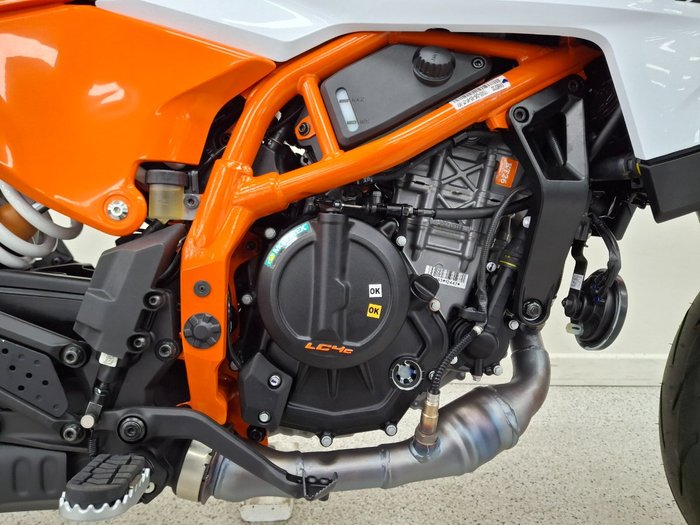 2025 Ktm 390 SMC R White