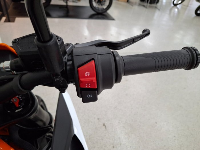 2025 Ktm 390 SMC R White