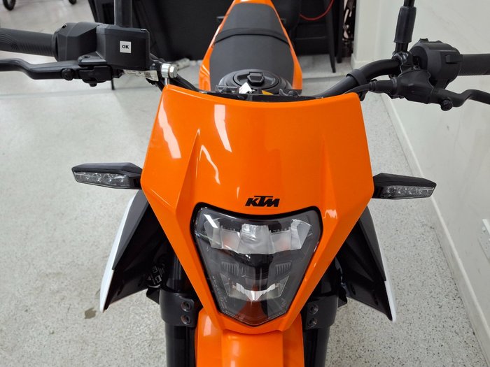 2025 Ktm 390 SMC R White