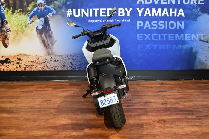 2025 BMW Motorrad CE 04