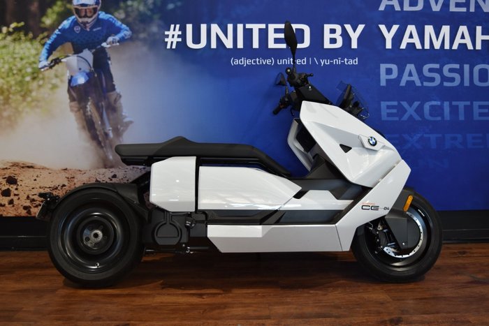 2025 BMW Motorrad CE 04