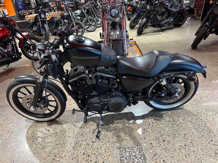 2009 Harley-Davidson Iron 883 (XL883N) Sportster Black