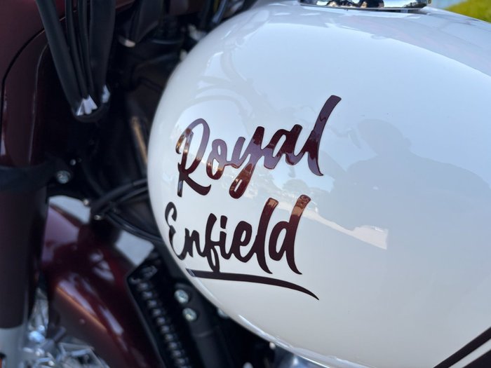 2025 Royal Enfield CLASSIC 650 VALLAM RED