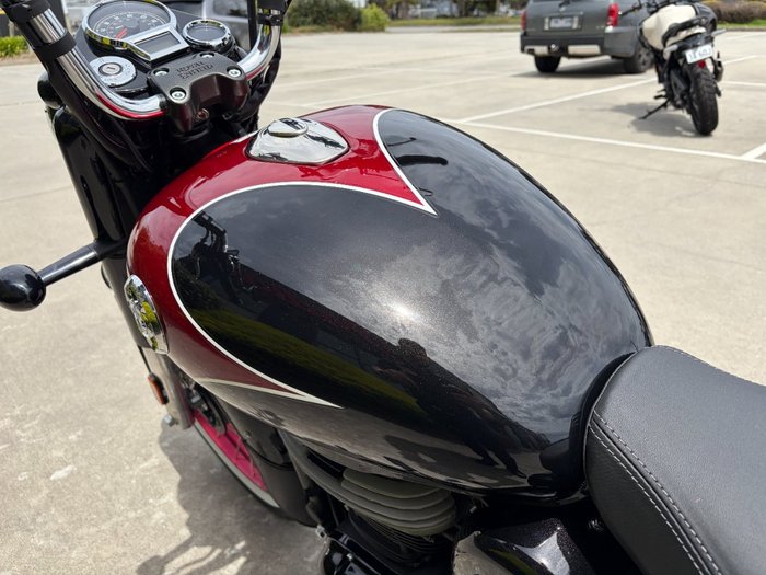 2026 Royal Enfield CLASSIC 350 DARK