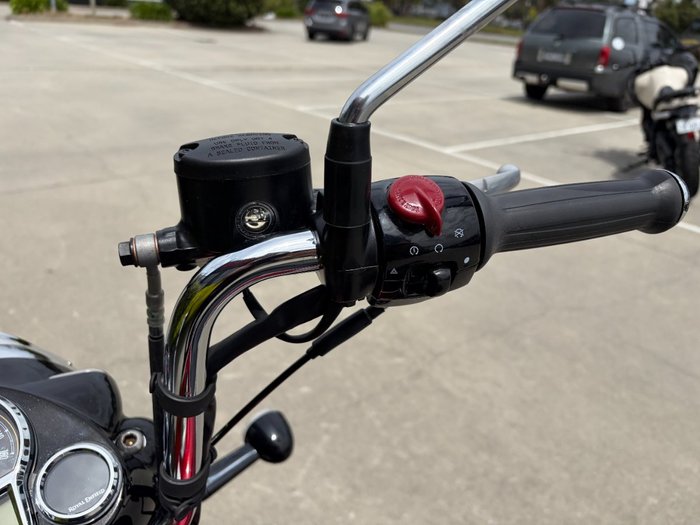 2026 Royal Enfield CLASSIC 350 DARK