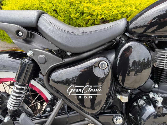 2026 Royal Enfield CLASSIC 350 DARK