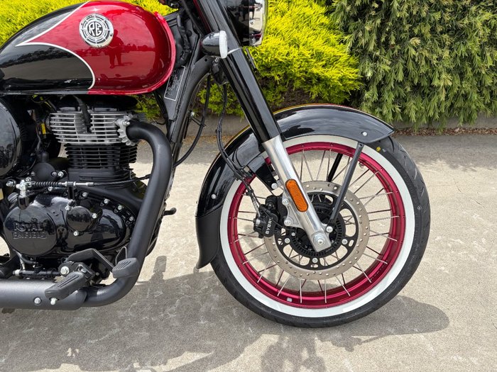 2026 Royal Enfield CLASSIC 350 DARK