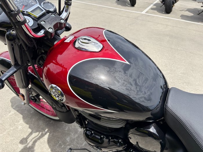 2026 Royal Enfield CLASSIC 350 DARK