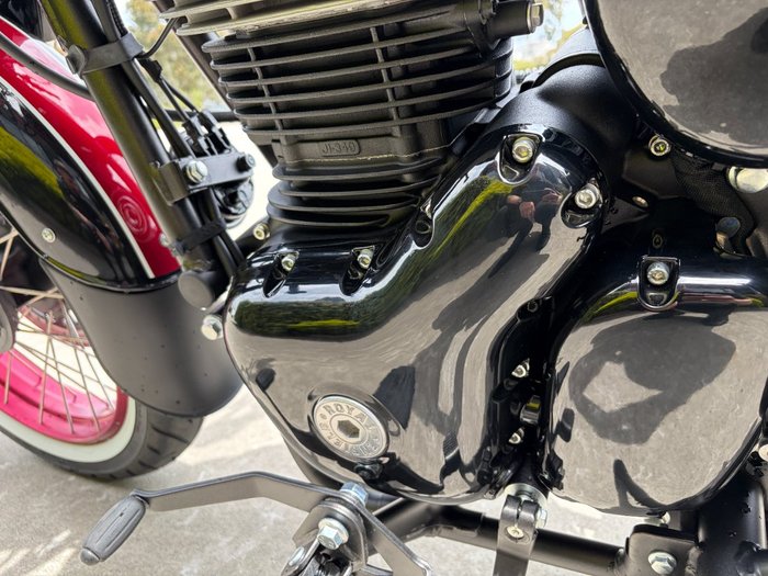 2026 Royal Enfield CLASSIC 350 DARK