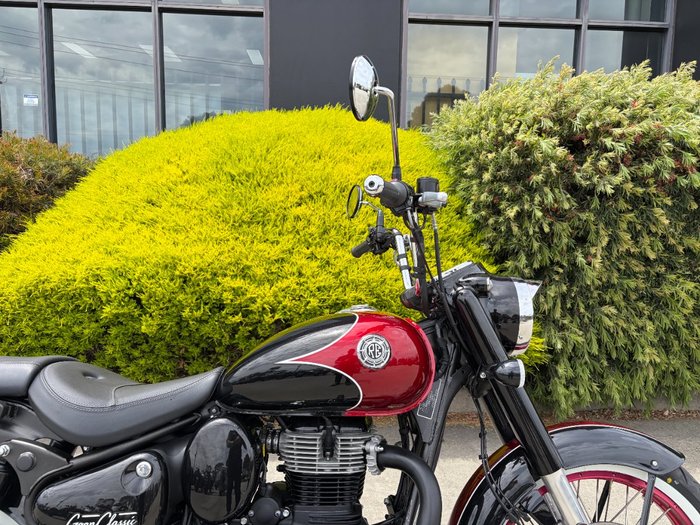 2026 Royal Enfield CLASSIC 350 DARK
