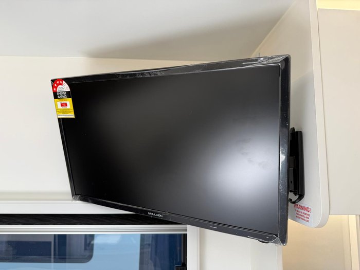 2025 New Age Caravans Manta Ray Escape Mr19er