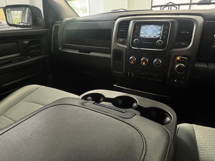 2018 RAM 1500 Express DS MY18 4X4 Dual Range Bright Silver