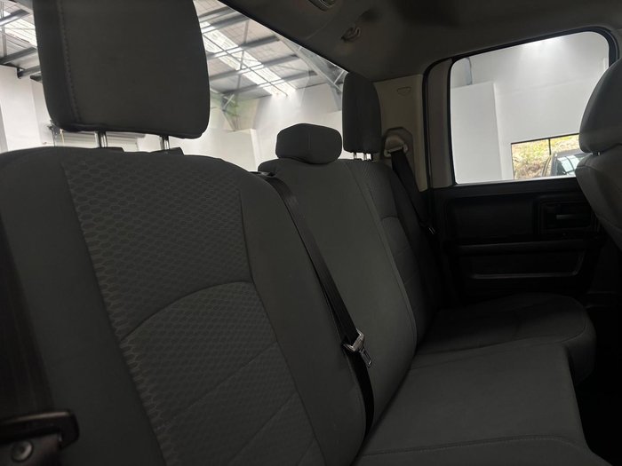 2018 RAM 1500 Express DS MY18 4X4 Dual Range Bright Silver