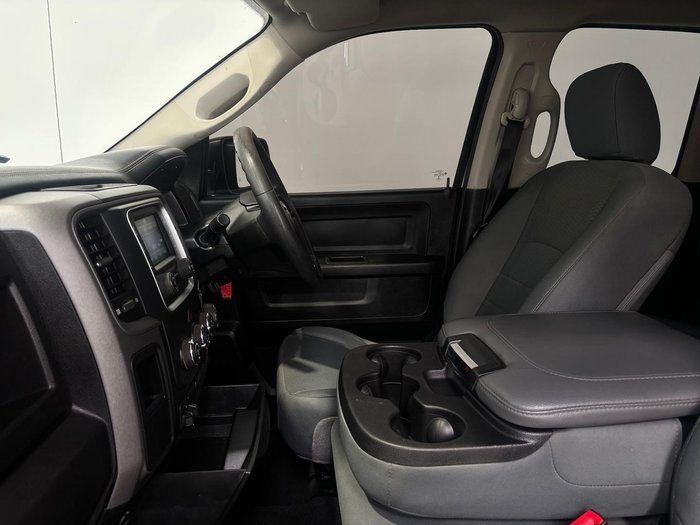 2018 RAM 1500 Express DS MY18 4X4 Dual Range Bright Silver