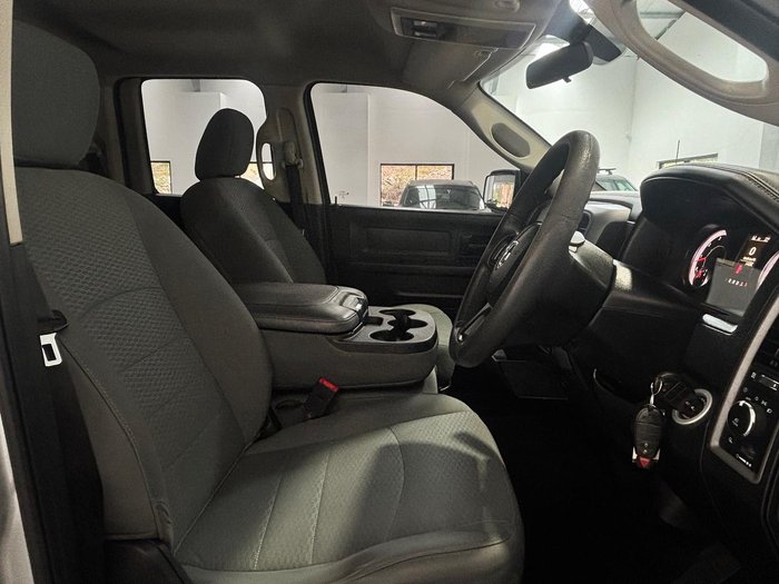 2018 RAM 1500 Express DS MY18 4X4 Dual Range Bright Silver