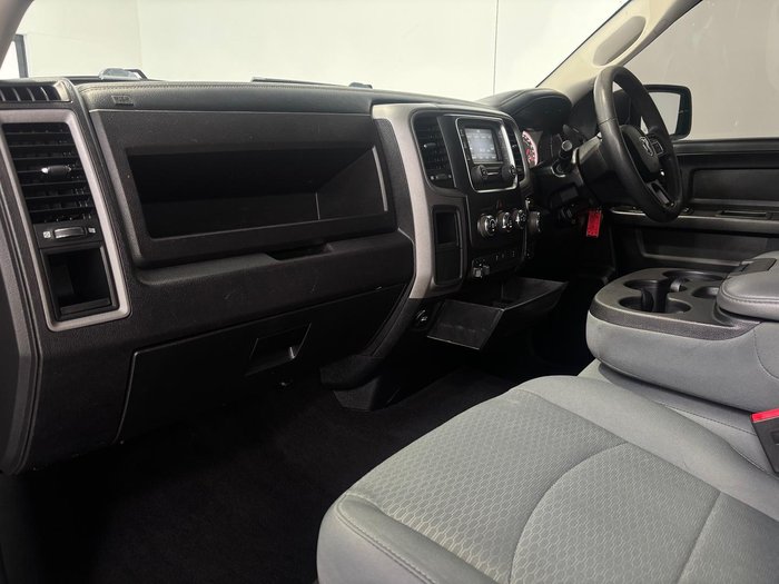 2018 RAM 1500 Express DS MY18 4X4 Dual Range Bright Silver