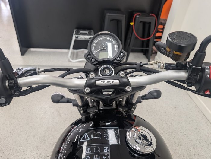 2025 Triumph SCRAMBLER 900 Black